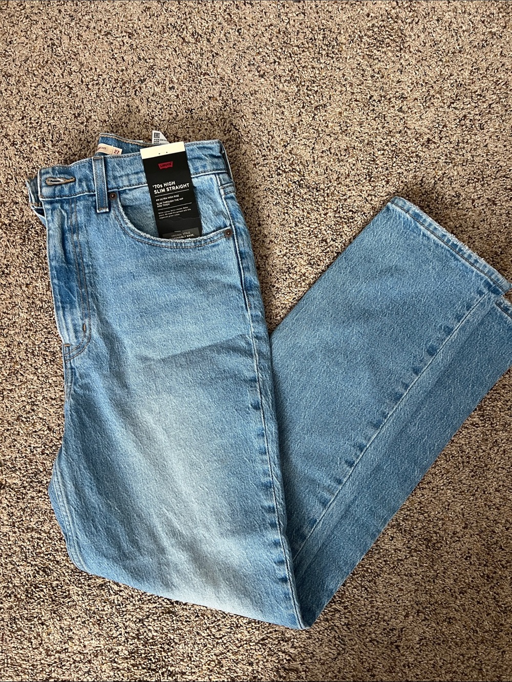 NWT Levi’s 70’s High Slim Straight Jean